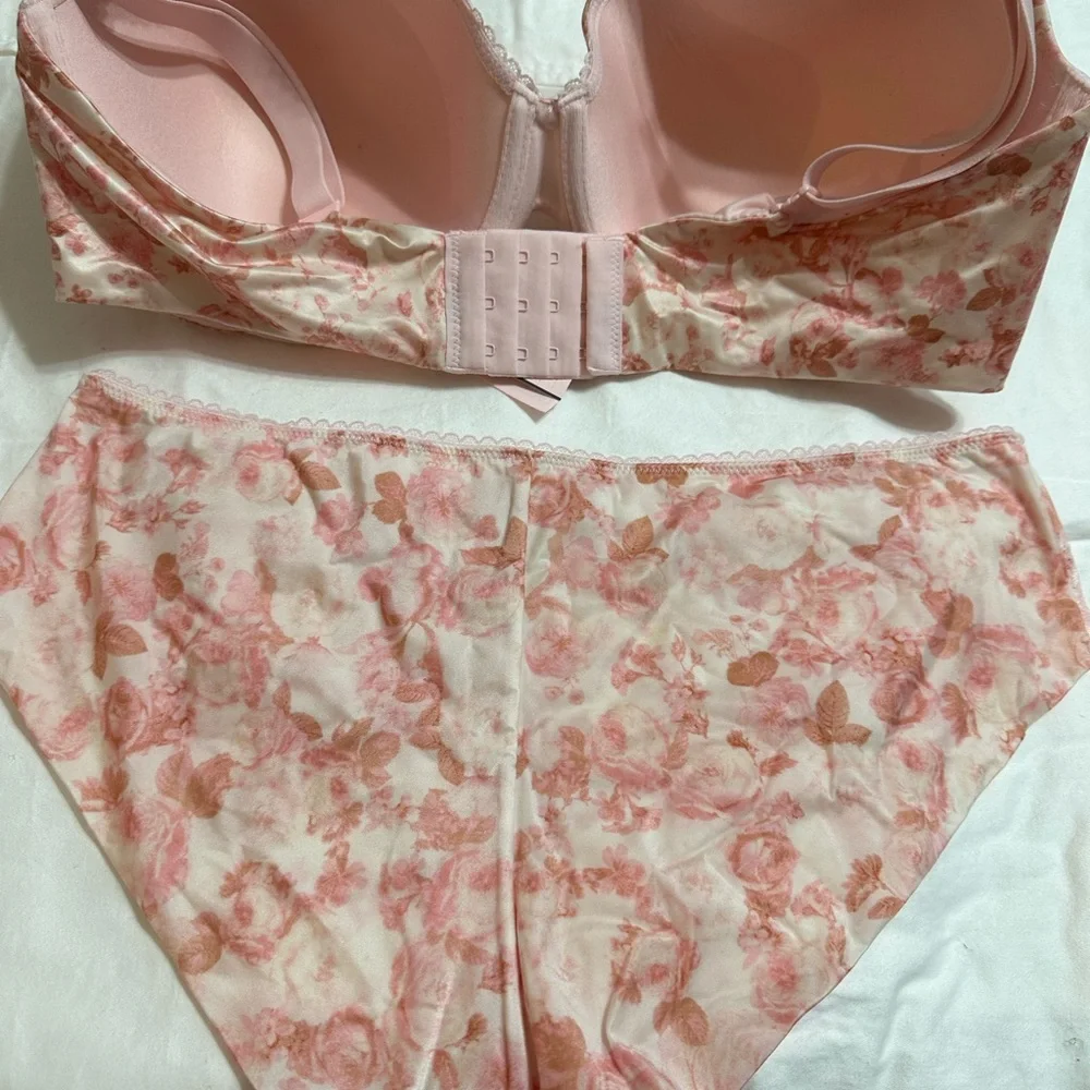 Matching Set - Picture 2 of 4